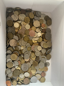Продам монеты (1 фото из 1)