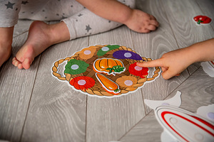Velcro mäng "Puuviljad ja köögiviljad" (3 foto / 5)