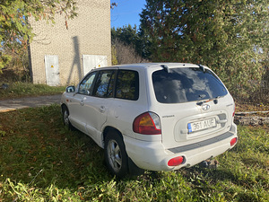 Hyundai Santa Fe (5 foto / 10)