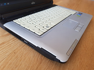 Fujitsu LifeBook S710 - i3/4GB/250GB/W10 (4 foto / 7)