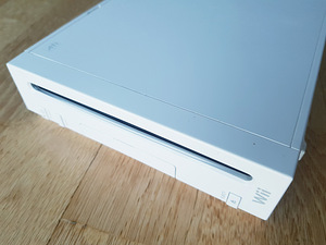 Набор Nintendo Wii + 2 игры (4 фото из 5)