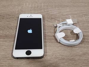 Apple iPhone 5S 16GB (2 foto / 6)