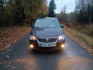 Touran 2.0TDI 2009 (2 foto / 11)