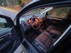 Touran 2.0TDI 2009 (8 foto / 11)