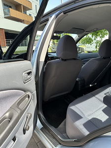 Nissan almera (6 фото из 13)