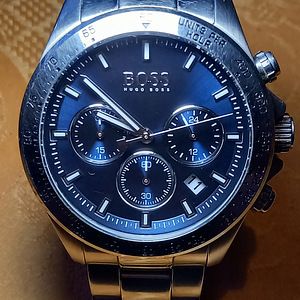 Hugo Boss (2 фото из 2)