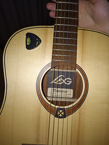 Kitarr Lag270D (8 foto / 10)
