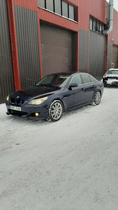BMW E60 530D 160KW M-PACK (3 foto / 8)
