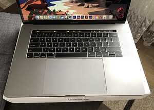 Macbook pro 15 2018 (2 фото из 5)