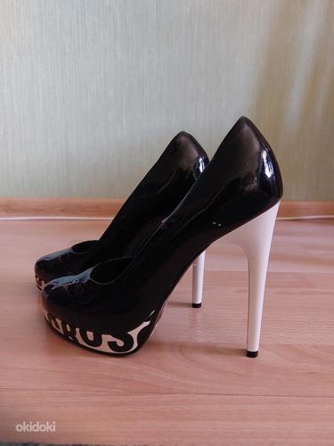 Müün naiste kingad. (foto #1)