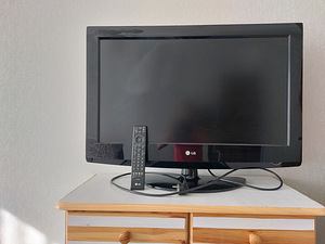 Продается телевизор LG (1 фото из 2)