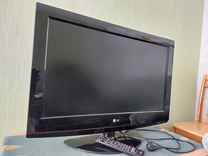 Продается телевизор LG (2 фото из 2)