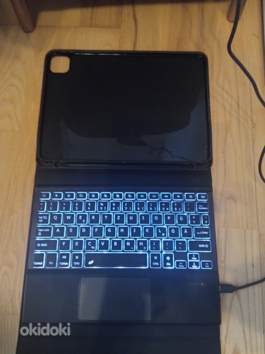 НОВАЯ клавиатура Doohoeek с подсветкой и трекпадом для iPad (фото #1)