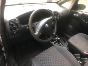 Opel Zafira varuosadeks. (6 foto / 7)