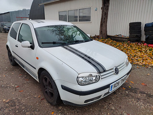 Volkswagen Golf (1 foto / 9)