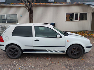 Volkswagen Golf (4 foto / 9)