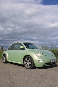 Auto Volkswagen New Beetle (1 foto / 9)