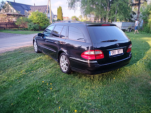 MERCEDES-BENZ E 320 CDI (3 foto / 8)
