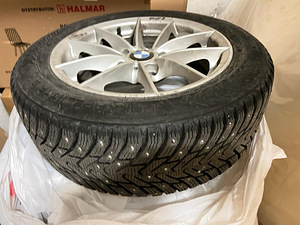 16" BMW оригинальные диски 5/120 + шипованная резина 205/55R (2 фото из 3)
