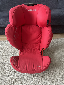 Автокресло maxi-cosi (1 фото из 3)