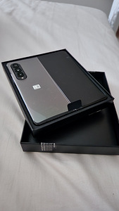 Samsung Z fold 4 1TB Phantom black (2 foto / 2)