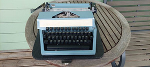 Retro kaasaskantav kirjutusmasin Moskva