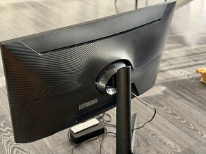 Samsung odyssey G70 32” (2 foto / 4)