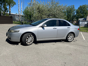 Honda Accord (2 foto / 5)