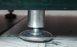 Kõlari jalad metall + klaas (2 foto / 2)