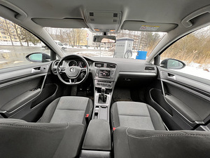 Volkswagen Golf 1.6 TDI 81kW (8 foto / 12)
