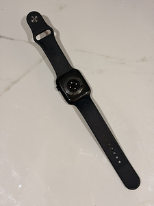 Apple Watch 7 45mm (2 foto / 5)