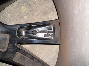 VW Original R 20+Pirelli Scorpion (8 foto / 9)