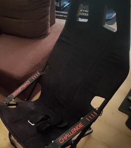 Playseat Challenge Alcantara (6 foto / 6)