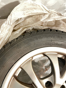 205/55 R16 Nokian naastrehvid ja veljed Lexus, Toyota (4 foto / 10)