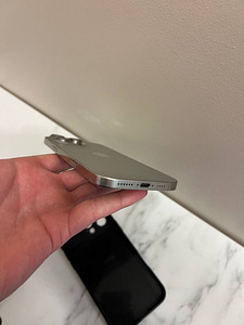 iPhone 16 Pro Max (4 фото из 6)