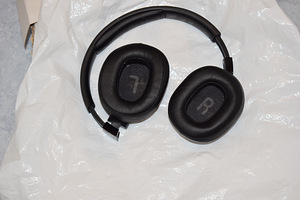 JBL Tune 700 BT juhtmevabad kõrvaklapid (1 foto / 2)