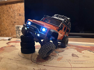 Traxxas TRX4M Defender (2 фото из 4)