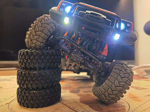 Traxxas TRX4M Defender (3 фото из 4)
