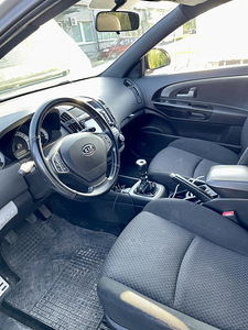 Kia ceed 2009 TDI 1.6 (6 foto / 15)