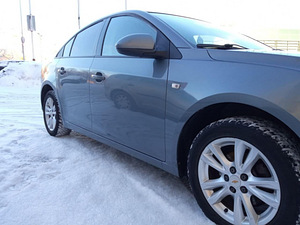 Продам Chevrolet Cruze (8 фото из 10)