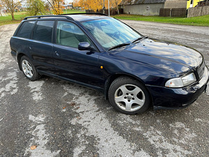 Audi a4 2.4 121 kw quattro (2 foto / 5)