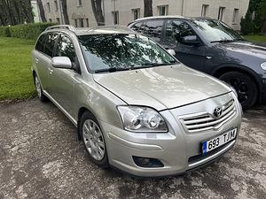 AutorentToyota Avensis (1 фото из 6)