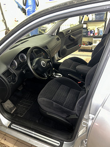 VW BORA 2003 1.6 75kW (8 foto / 9)