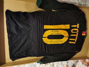Francesco Totti autogrammiga AS Roma jalgpallisärk! (1 foto / 8)