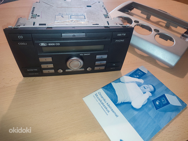 Sony 6000 CD магнитола на Ford Focus 2 (фото #1)