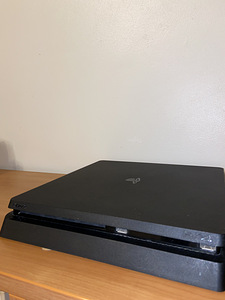 Playstation 4 500GB (2 foto / 6)