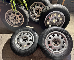 Диски Audi 15" 5x100 с летними шинами. (2 фото из 8)