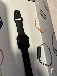 Продам Apple Watch Series 6 44mm (1 фото из 2)