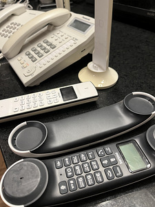 Lauatelefonide kompl: 3 Philips disaintelefoni + 2 Panasonic (7 foto / 7)