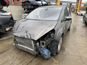Ford s-max (5 foto / 8)